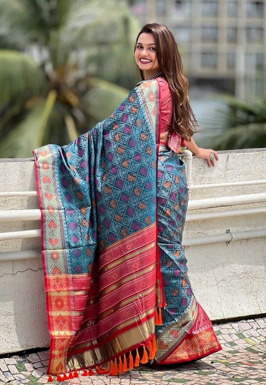 Ynf Patola Silk RIN116 PATOLA Silk Sarees Wholesale Brocade Sarees Patola Sarees Zari Border Silk Sarees Manufacturer