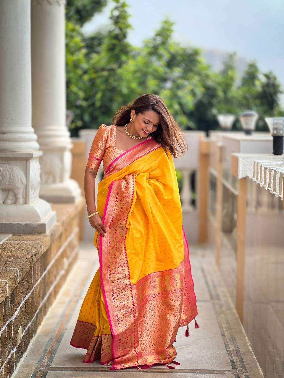 Ynf Soft Silk RIN150 Nx-266 Shriya Silk Sarees Wholesale Heavy Silk Sarees Soft Silk Sarees Zari Border Silk Sarees Manufacturer