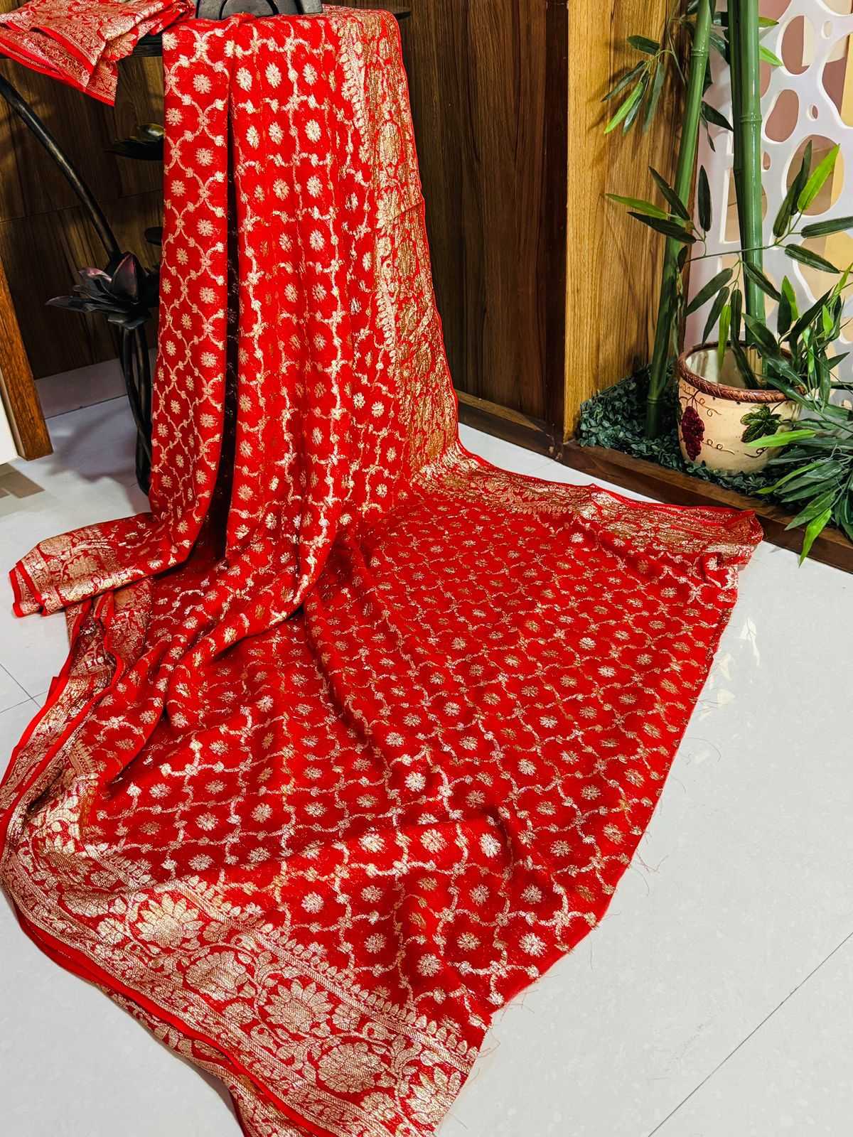 Ynf Viscouse Crushed Georgette RIN104 APE179 Sarees Karwa Chauth Sarees Festive Collections Wholesale Georgette Sarees Viscose Saree Holi Collections Manufacturer