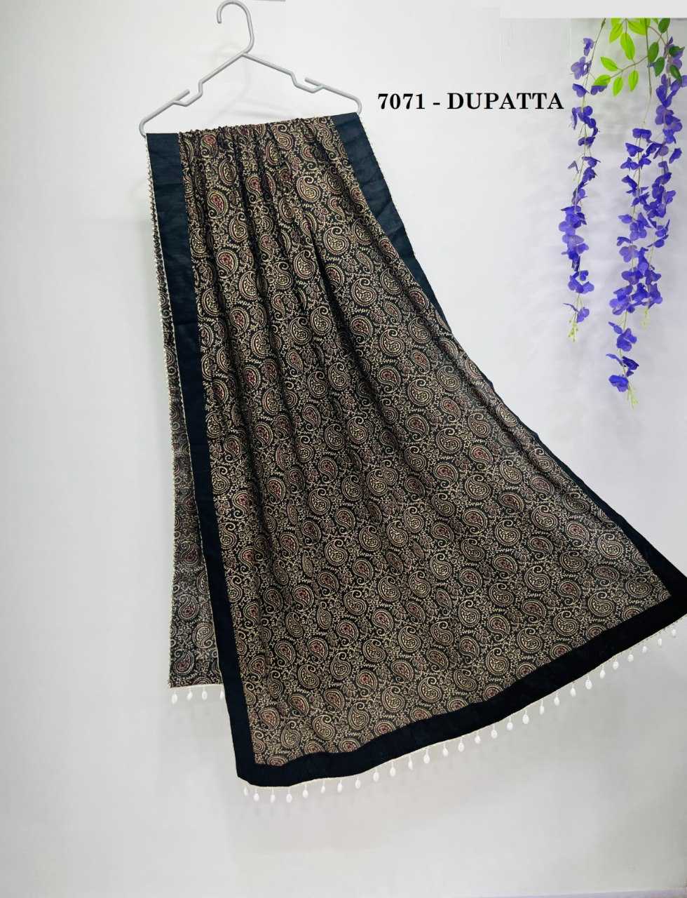 Ynf Pure Cotton RIN227 7071 Lehengas Festive Collections Wholesale Fancy Lehenga Gota Patti Lehenga Navratri Chaniya Choli Manufacturer