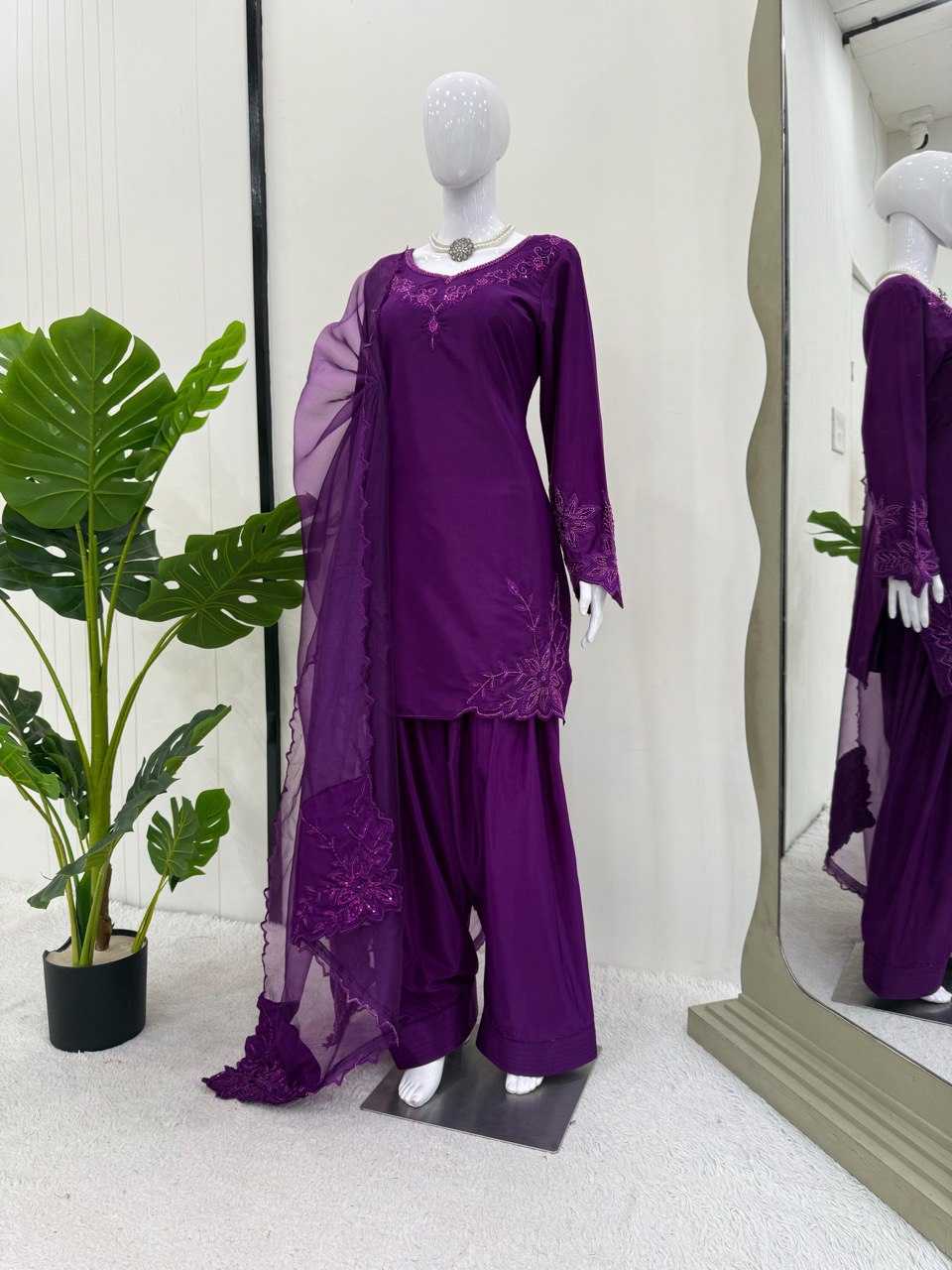 Ynf Crepe RIN162 5888 Suits & Dresses Wholesale Ladies Suits Party wear suits Designer Suits Manufacturer