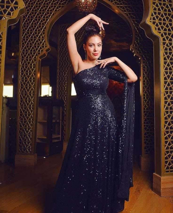 Ynf Georgette RIN157 PC-2048 Gowns Bollywood Collections Plus Size Collections Wholesale Georgette Gown Party Wear Gowns One-Shoulder Gowns Manufacturer