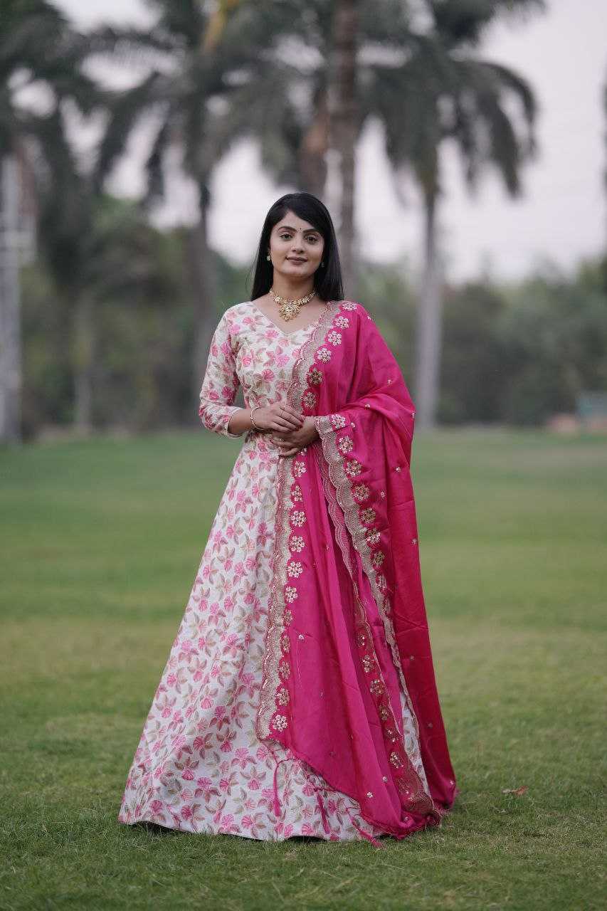 Ynf Chinon RIN133 006 Lehengas Wholesale Fancy Lehenga Embroidered Lehenga Zari Work Lehenga Sequins Lehenga Manufacturer