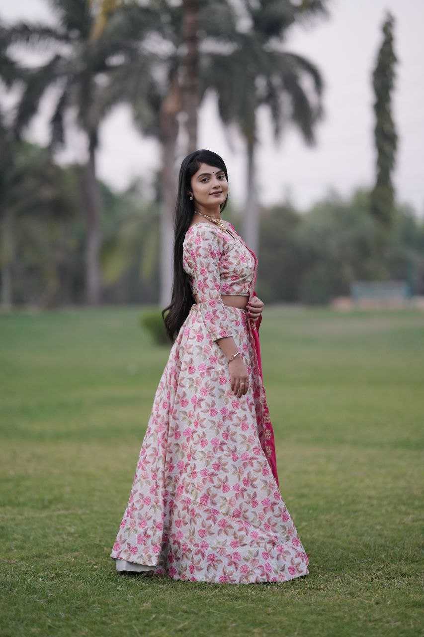 Ynf Chinon RIN133 006 Lehengas Wholesale Fancy Lehenga Embroidered Lehenga Zari Work Lehenga Sequins Lehenga Manufacturer