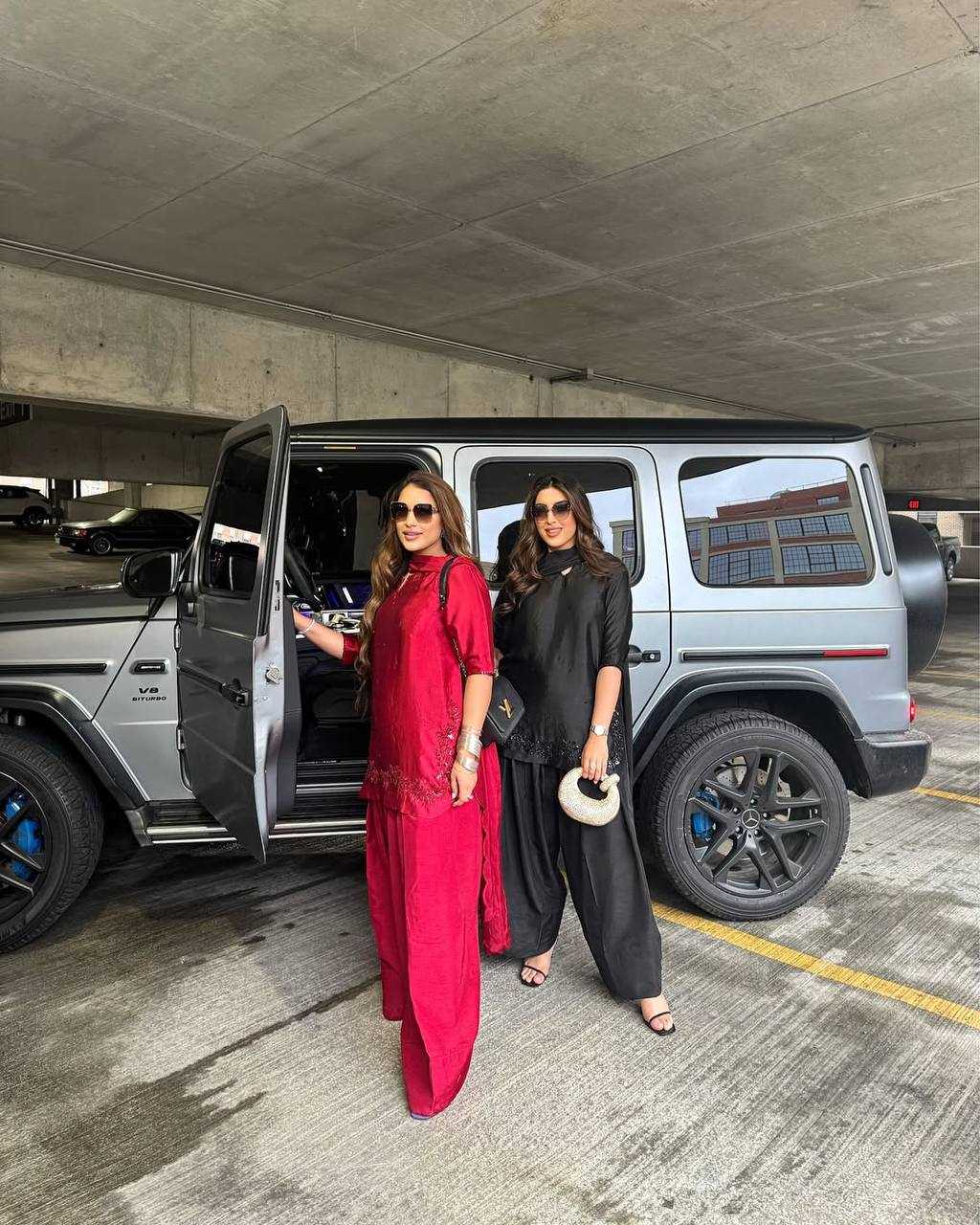 Ynf Crepe Silk KESH528 461 Suits & Dresses Wedding Collections Festive Collections Wholesale Ladies Silk Suit Party wear suits Handwork Suits Manufacturer