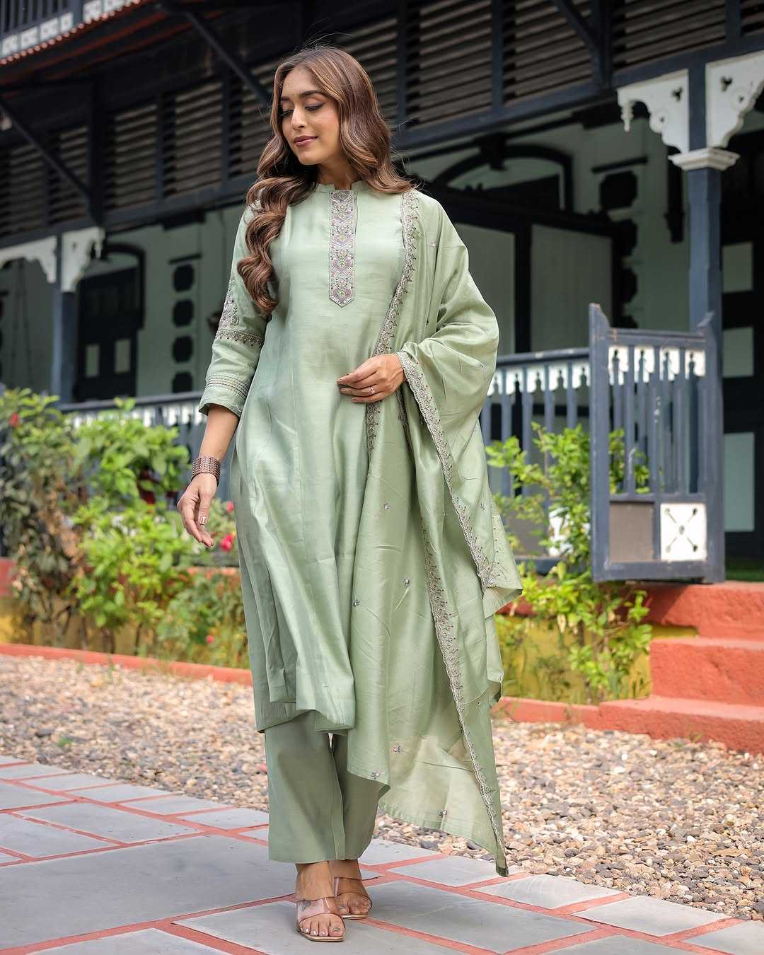 Ynf Heavy Muslin KESH545 1034 Suits & Dresses Wholesale Embroidery Suits Anarkali Suits Manufacturer
