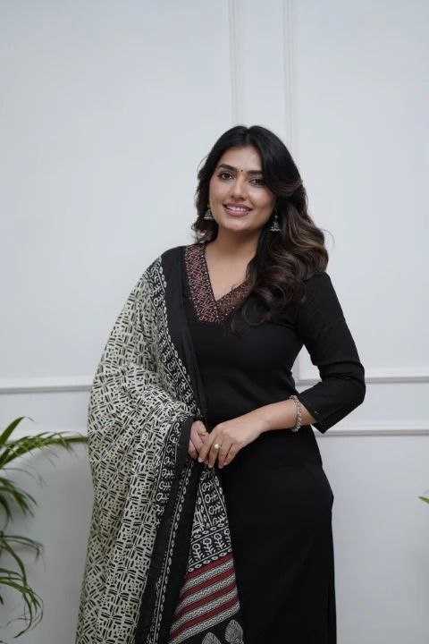 Ynf Heavy Parampara KESH529 TARA Kurti Wholesale Casual Kurtis Festive Kurtis Kurti Bottom With Dupatta Embroidered Kurtis Manufacturer