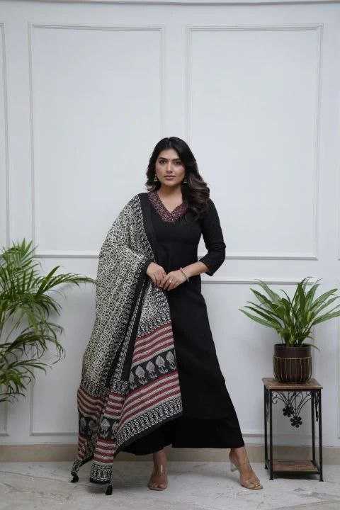 Ynf Heavy Parampara KESH529 TARA Kurti Wholesale Casual Kurtis Festive Kurtis Kurti Bottom With Dupatta Embroidered Kurtis Manufacturer