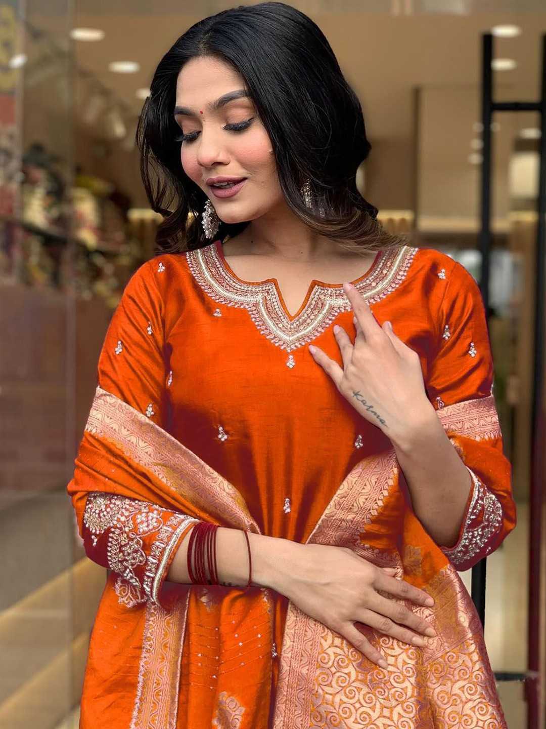 Ynf Heavy Roman Silk KESH545 9901 Kurti Wholesale Kurti Bottom With Dupatta Embroidered Kurtis Manufacturer