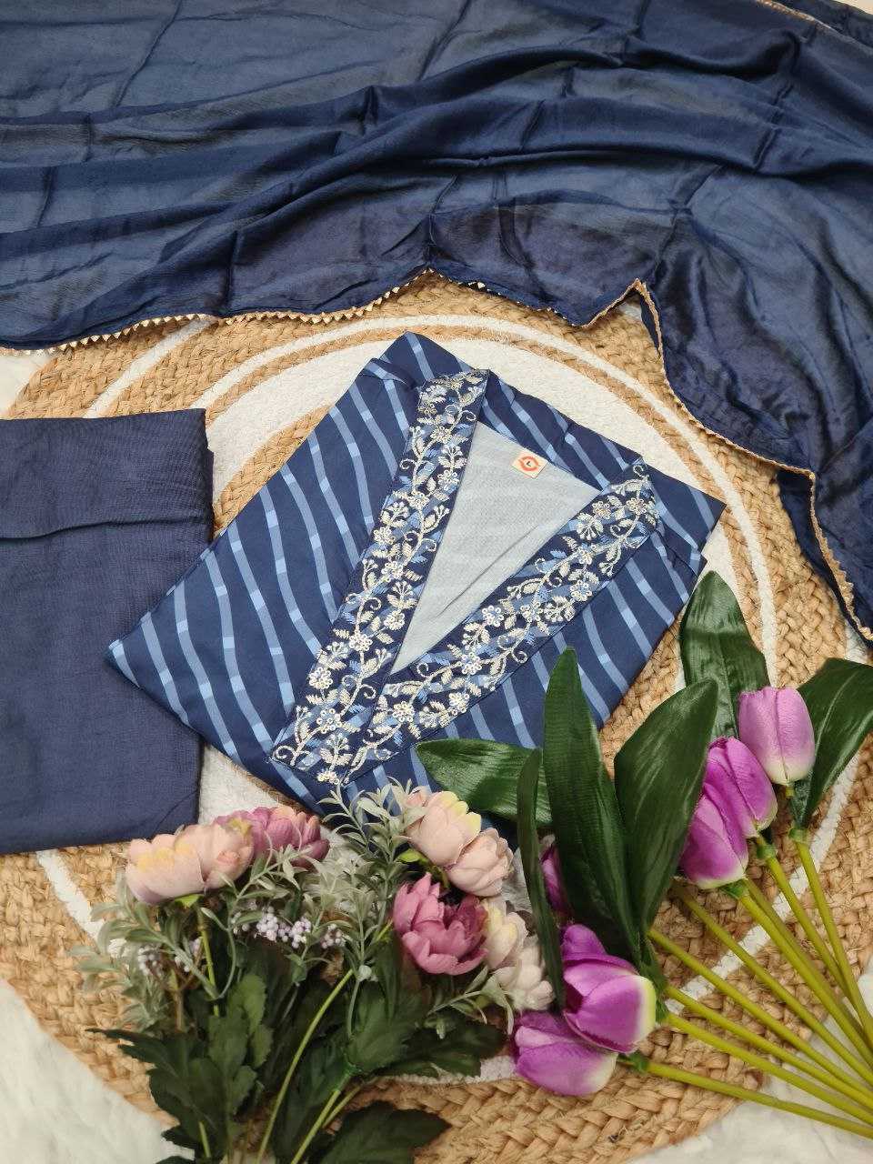 Ynf Muslin KESH529 SHREEVALLI Suits & Dresses Wedding Collections Festive Collections Wholesale Ladies Suits Embroidery Suits Wedding Outfits Manufacturer