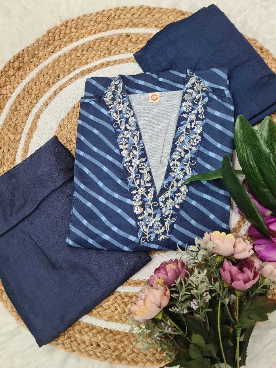 Ynf Muslin KESH529 SHREEVALLI Suits & Dresses Wedding Collections Festive Collections Wholesale Ladies Suits Embroidery Suits Wedding Outfits Manufacturer