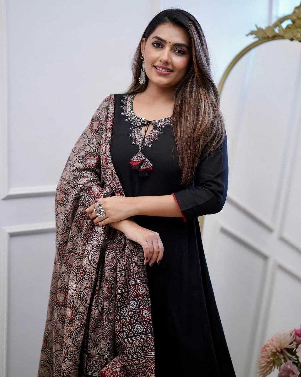 Ynf Viscose Chanderi KESH529 SAPNA Suits & Dresses Wedding Collections Festive Collections Wholesale Embroidery Suits Party wear suits Chanderi Suit Manufacturer