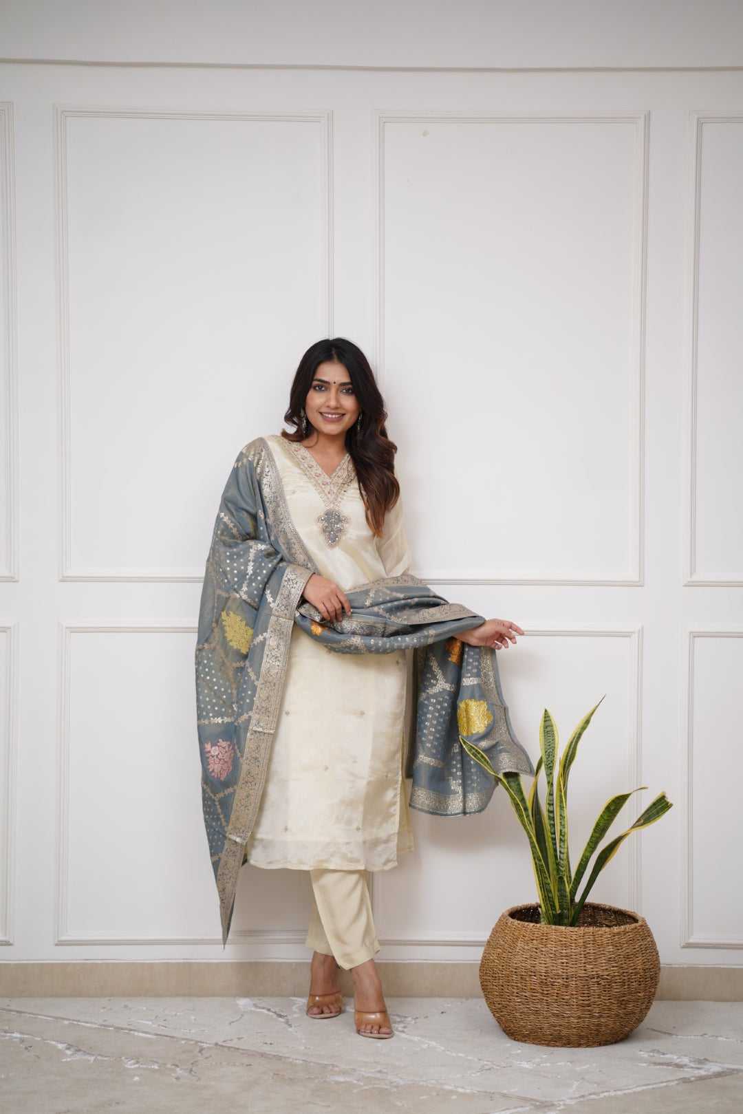 Ynf Viscose Chanderi KESH545 1026 Kurti Wholesale Embroidered Kurtis Kurti With Pants Manufacturer
