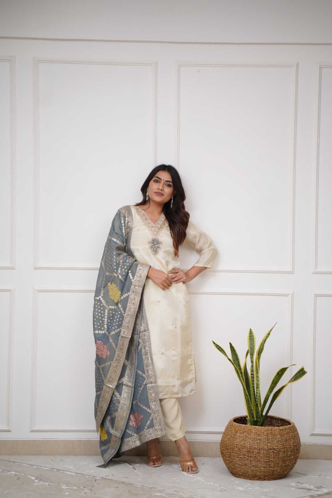 Ynf Viscose Chanderi KESH545 1026 Kurti Wholesale Embroidered Kurtis Kurti With Pants Manufacturer