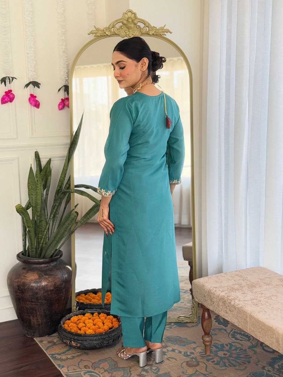 Ynf Viscose KESH529 MOLLY Kurti Wholesale Casual Kurtis Festive Kurtis Long Kurtis Party Wear Kurtis Embroidered Kurtis Manufacturer