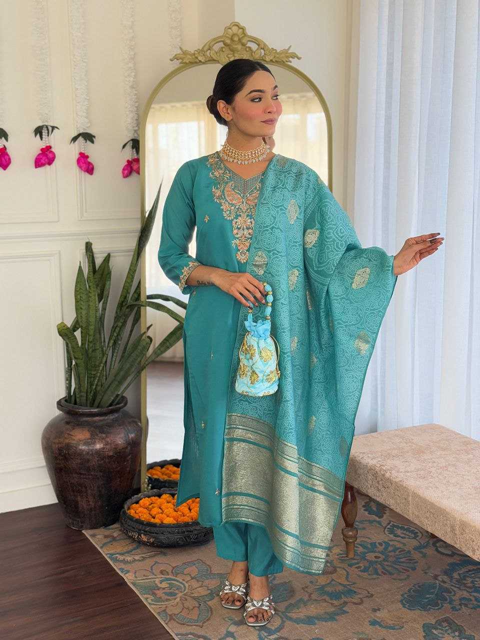 Ynf Viscose KESH529 MOLLY Kurti Wholesale Casual Kurtis Festive Kurtis Long Kurtis Party Wear Kurtis Embroidered Kurtis Manufacturer