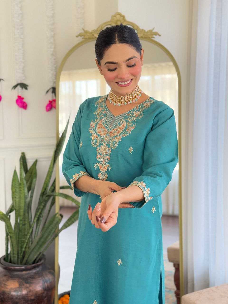Ynf Viscose KESH529 MOLLY Kurti Wholesale Casual Kurtis Festive Kurtis Long Kurtis Party Wear Kurtis Embroidered Kurtis Manufacturer