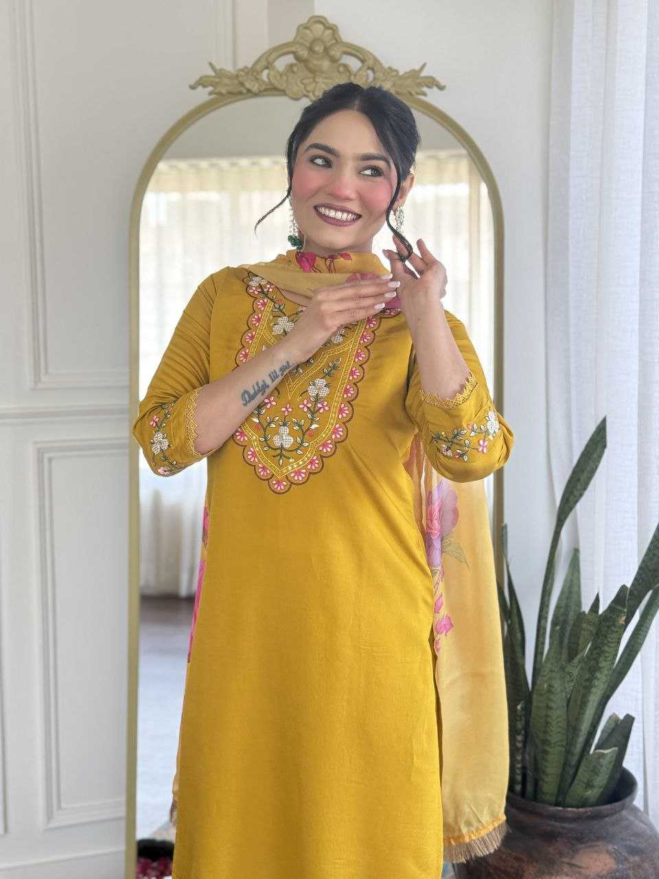 Ynf Viscose KESH529 PIHU Suits & Dresses Wholesale Ladies Suits Embroidery Suits Party wear suits Chanderi Suit Manufacturer