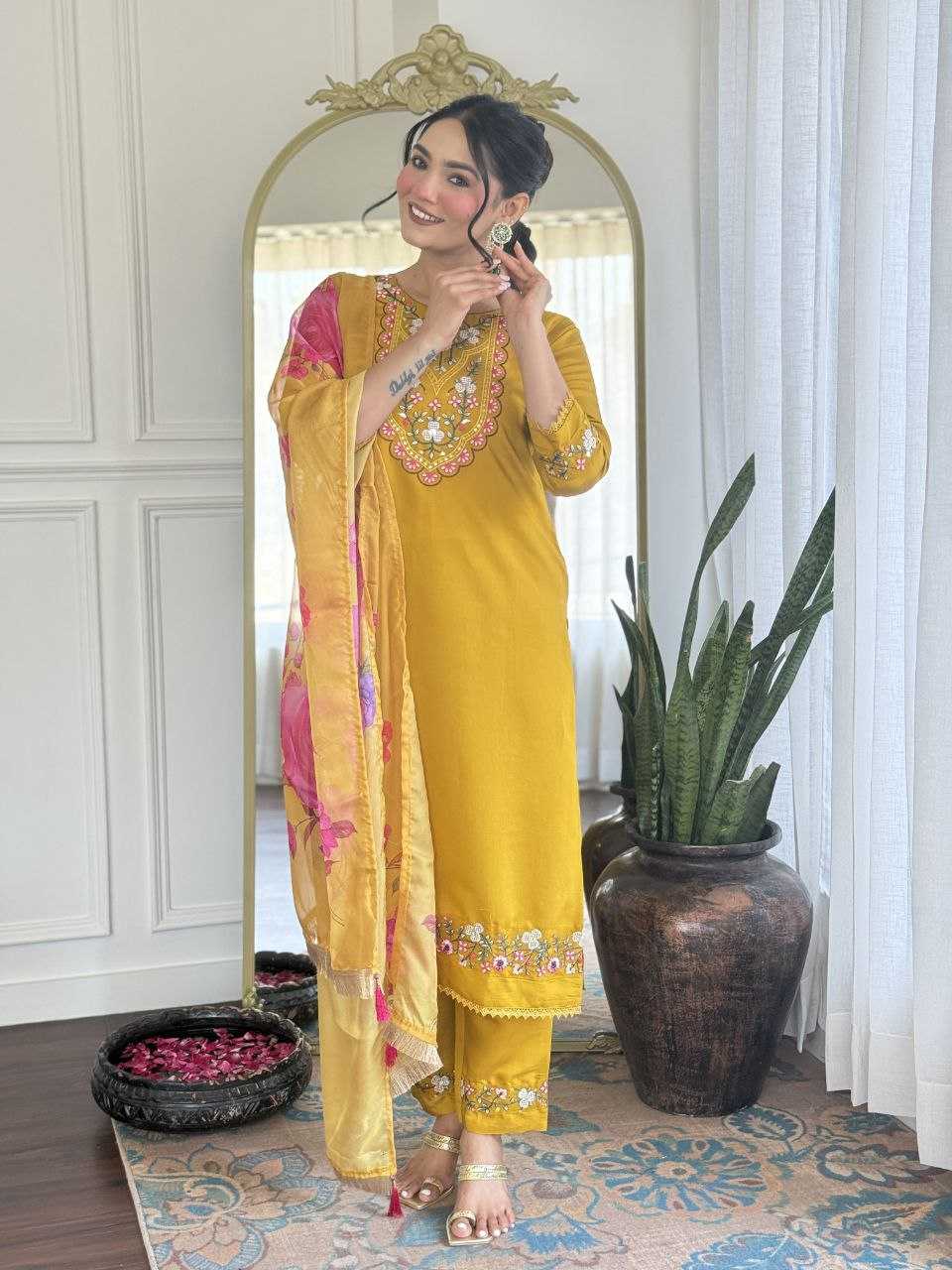 Ynf Viscose KESH529 PIHU Suits & Dresses Wholesale Ladies Suits Embroidery Suits Party wear suits Chanderi Suit Manufacturer