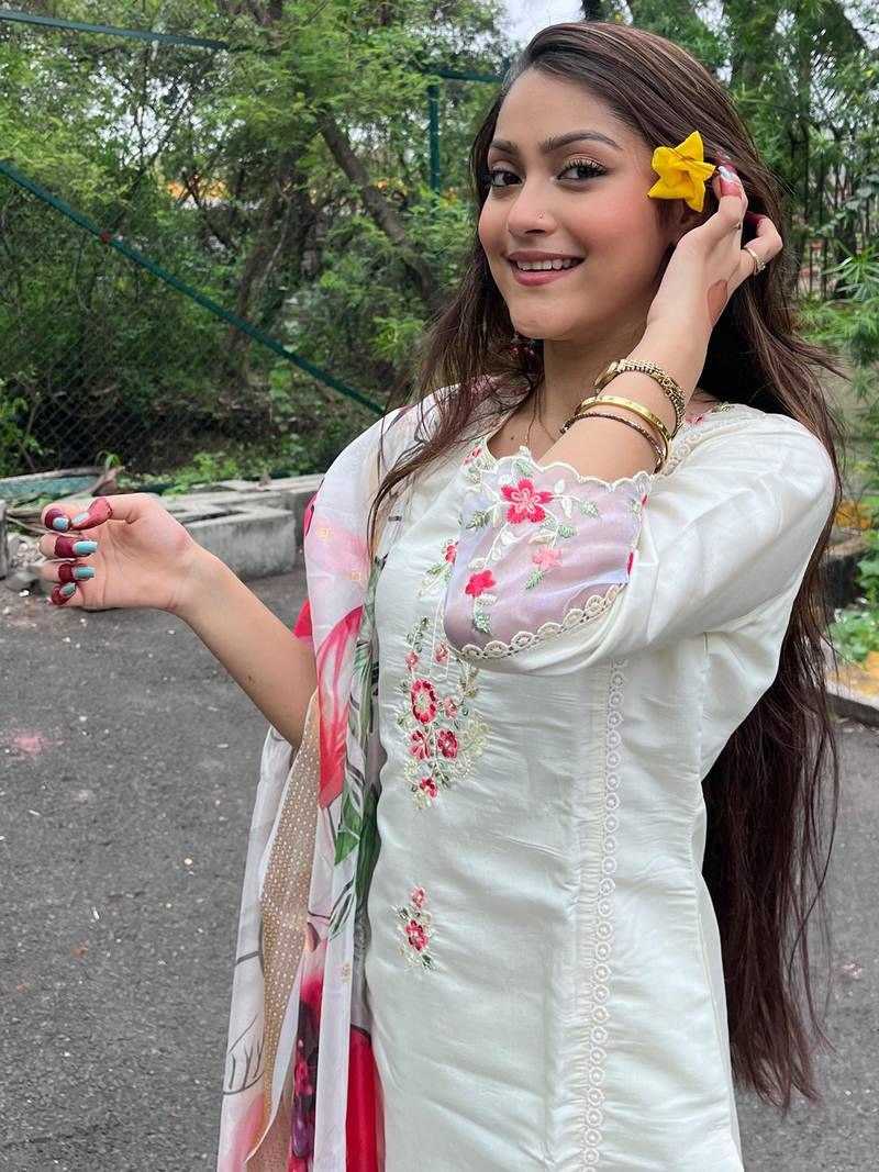 Ynf Viscose KESH529 SONU Suits & Dresses Wholesale Ladies Suits Embroidery Suits Chanderi Suit Casual Dresses Manufacturer