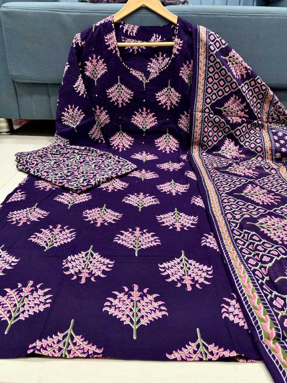 Ynf Cotton KESH613 217 Suits & Dresses Festive Collections Wholesale Printed Suits Cotton Suits Handwork Suits Manufacturer