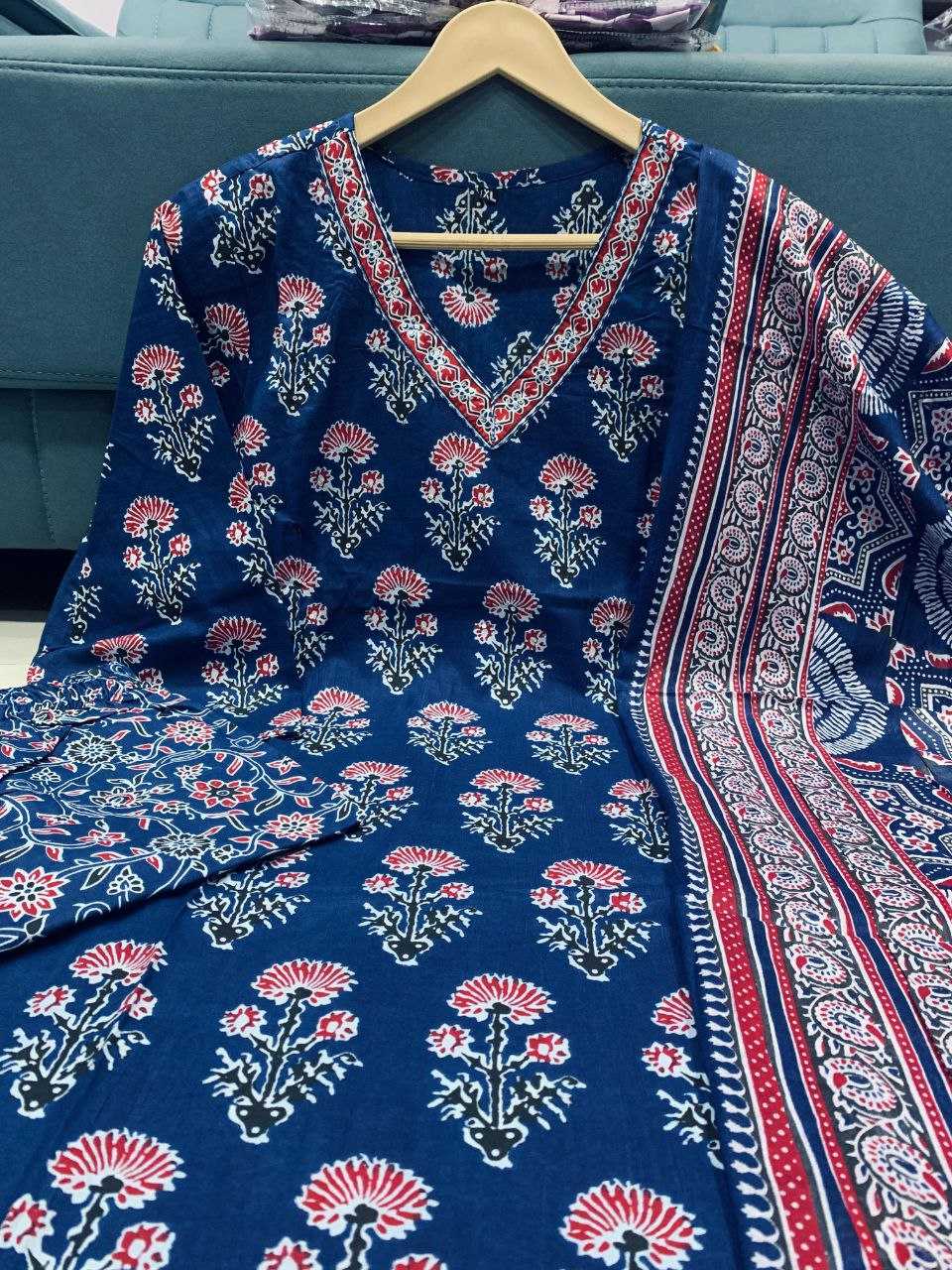 Ynf Cotton KESH613 254 Suits & Dresses Festive Collections Wholesale Printed Suits Cotton Suits Party wear suits Manufacturer