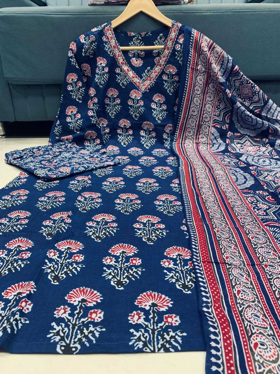 Ynf Cotton KESH613 254 Suits & Dresses Festive Collections Wholesale Printed Suits Cotton Suits Party wear suits Manufacturer