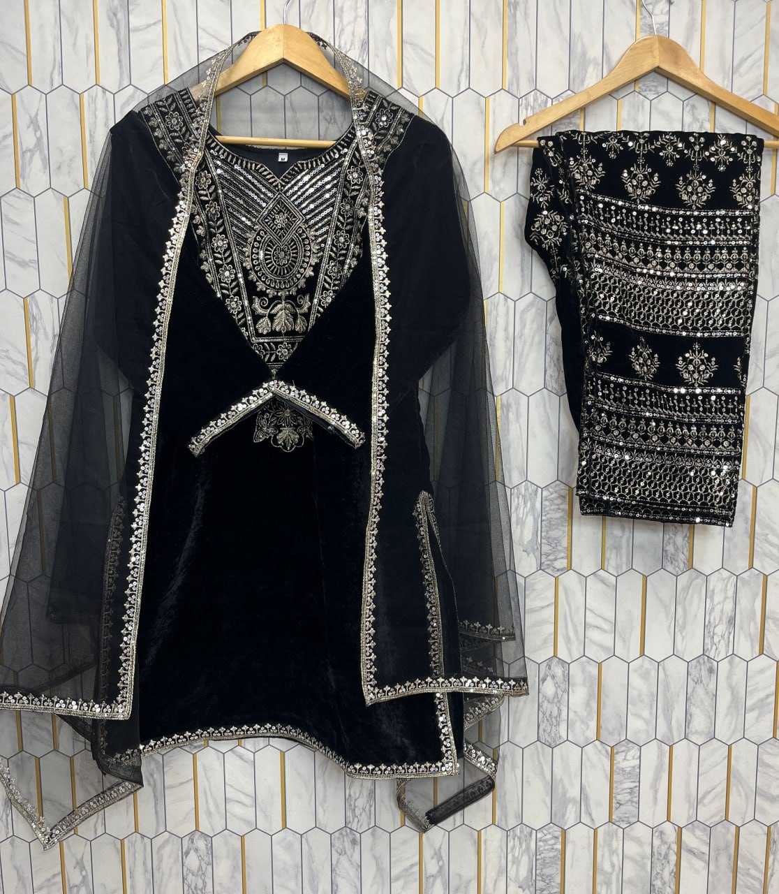 Ynf Velvet RIN212 7034 Suits & Dresses Wholesale Velvet Suits Embroidery Suits Party wear suits Manufacturer